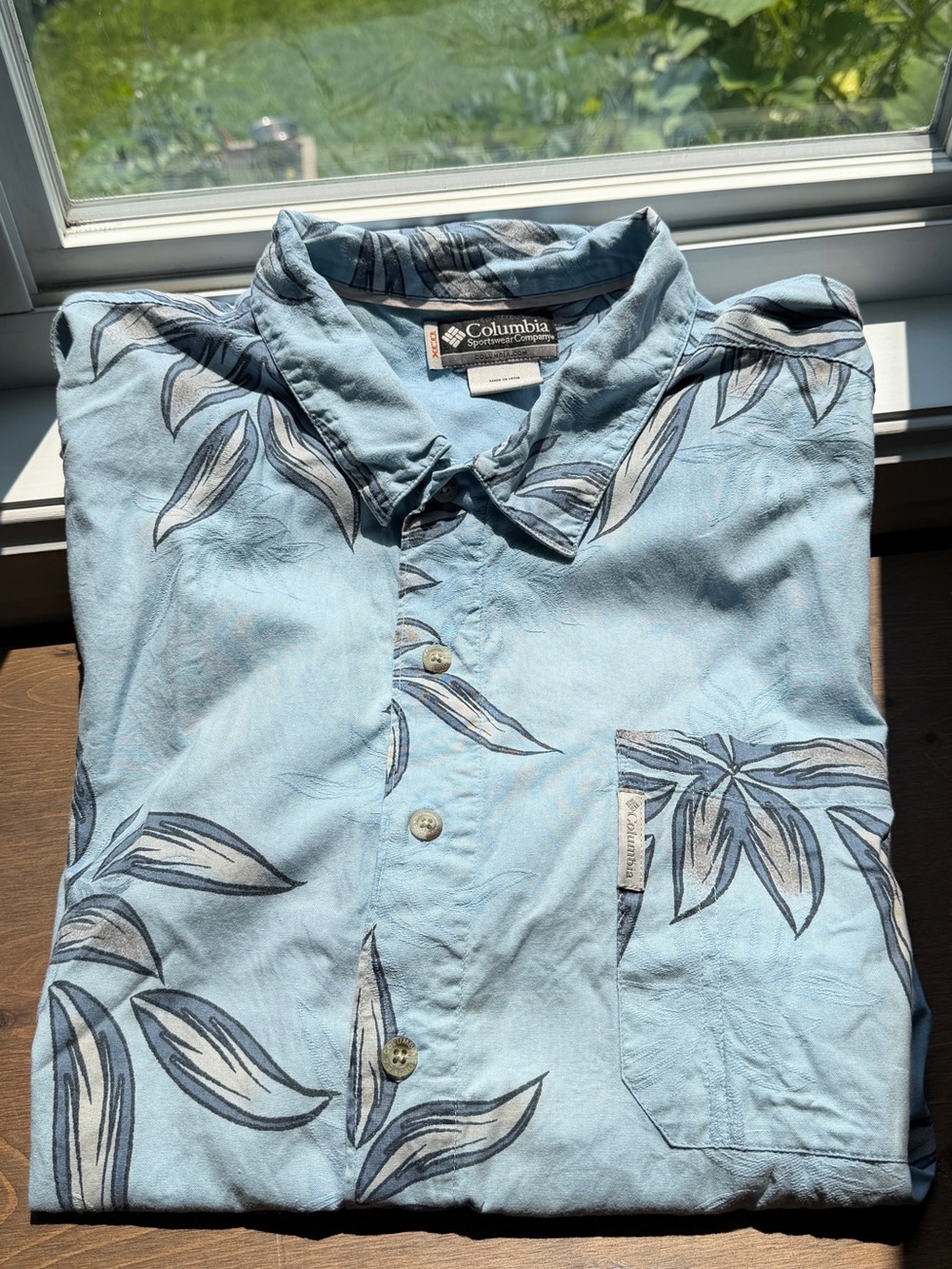 Columbia Blue Leaf Print Short Sleeved Shirt